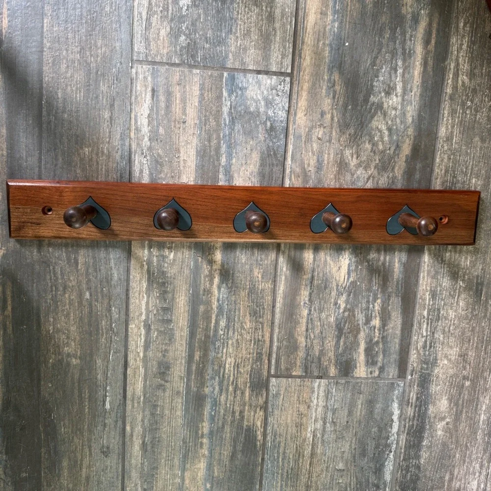 Vintage Heart Wood Wall Coat Rack 5 Peg Shaker Style Brown Blue Country Decor